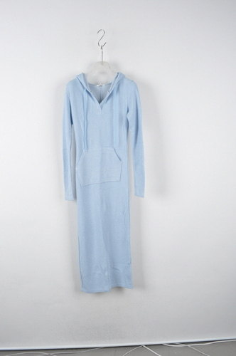 프리사이즈 B&#039;CLOTHES 하늘색 부드러운 혼방 슬림핏 롱 후드 원피스(김빛나2)