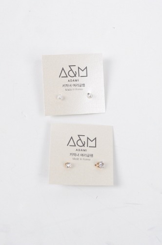 새제품 진주와 큐빅 침형 귀걸이 2쌍 세트 2번(김빛나1)