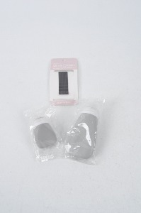 새제품 휴대용 실리콘 튜브 공병 2개와 6.5CM길이 실핀 묶음(민세4)